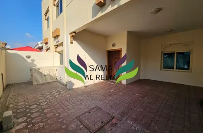 Villa - 3 Bedrooms - 4 Bathrooms for rent in Jumeirah 1 Villas - Jumeirah 1 - Jumeirah - Dubai