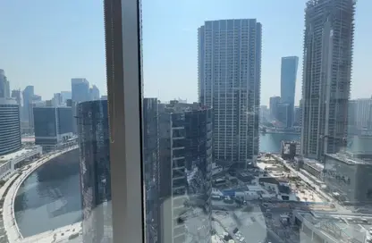 Office Space - Studio - 1 Bathroom for rent in The Binary Tower - Business Bay - Dubai