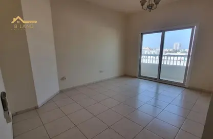Apartment - 1 Bedroom - 2 Bathrooms for rent in Al Ghanem Business Center - Al Majaz 3 - Al Majaz - Sharjah