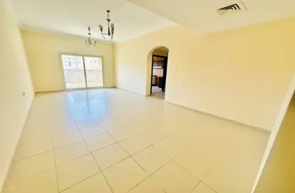 Apartment - 2 Bedrooms - 2 Bathrooms for rent in Muwaileh 29 Building - Muwaileh - Sharjah