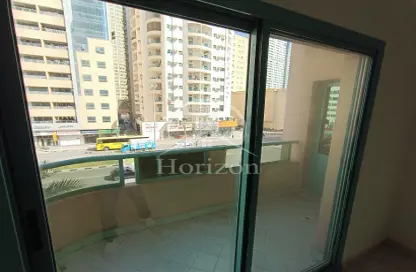 Balcony image for: Apartment - 3 Bedrooms - 3 Bathrooms for rent in Al Khan - Sharjah, Image 1