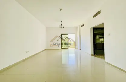 Apartment - 2 Bedrooms - 2 Bathrooms for rent in Al Khair Building - Dubai Silicon Oasis - Dubai