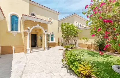Villa - 3 Bedrooms - 4 Bathrooms for rent in Legacy - Jumeirah Park - Dubai