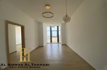 شقة - غرفة نوم - 2 حمامات للايجار في برج ريجينا - قرية الجميرا سركل - دبي
