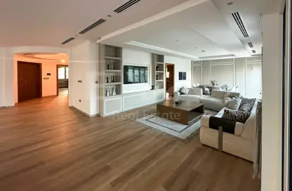 Villa - 5 Bedrooms - 5 Bathrooms for rent in Legacy - Jumeirah Park - Dubai