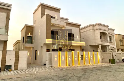 Villa - 5 Bedrooms - 7 Bathrooms for sale in Al Yasmeen 1 - Al Yasmeen - Ajman