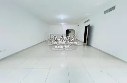 Apartment - 4 Bedrooms - 6 Bathrooms for rent in Al Ahlia tower - Al Khalidiya - Abu Dhabi