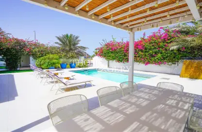 Villa - 4 Bedrooms - 4 Bathrooms for rent in Umm Suqeim 1 Villas - Umm Suqeim 1 - Umm Suqeim - Dubai