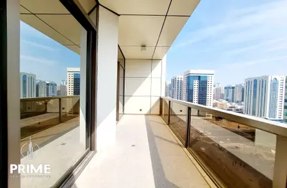 Balcony image for: Apartment - 3 Bedrooms - 4 Bathrooms for rent in Al Jazeera Towers - Hamdan Street - Abu Dhabi, Image 1