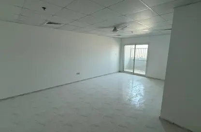Apartment - 3 Bedrooms - 3 Bathrooms for rent in RAK Tower - Al Seer - Ras Al Khaimah