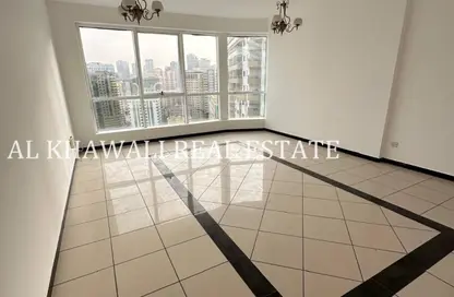 Apartment - 3 Bedrooms - 3 Bathrooms for rent in Al Fardan Centre - Al Majaz 3 - Al Majaz - Sharjah