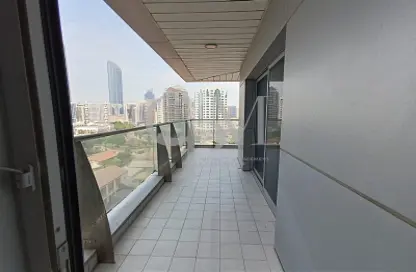 Apartment - 4 Bedrooms - 5 Bathrooms for rent in Baynuna Tower 2 - Corniche Road - Abu Dhabi