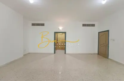 Empty Room image for: Apartment - 2 Bedrooms - 3 Bathrooms for rent in Al Ghaith Tower - Hamdan Street - Abu Dhabi, Image 1