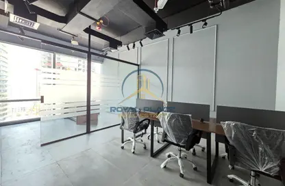 مكتب - استوديو - 2 حمامات للايجار في برج تماني - الخليج التجاري - دبي