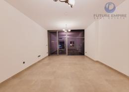 صورةغرفة فارغة لـ: شقة - 2 غرف نوم - 4 حمامات للكراء في منطقة القرهود - دبي, صورة 1