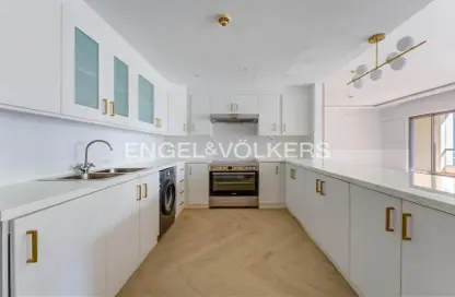 شقة - 4 غرف نوم - 6 حمامات للايجار في صدف 8 - صدف - مساكن شاطئ الجميرا - دبي شقة - 4 غرف نوم - 6 حمامات للايجار في صدف 8 - صدف - مساكن شاطئ الجميرا - دبي