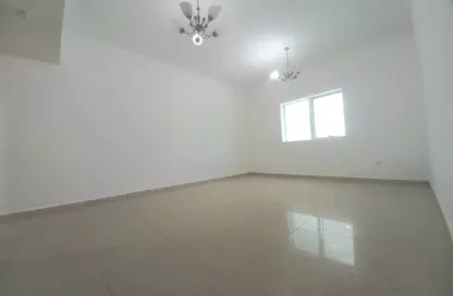 شقة - غرفة نوم - 2 حمامات للايجار في 3 زاخر تاور - أبراج زاخر - التعاون - الشارقة