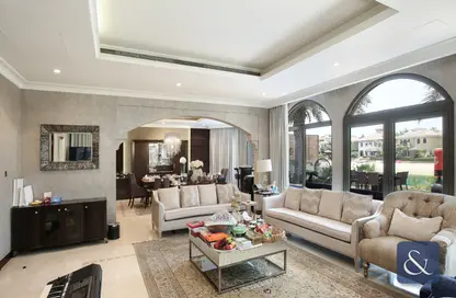 Living Room image for: Villa - 4 Bedrooms - 4 Bathrooms for sale in Garden Homes Frond M - Garden Homes - Palm Jumeirah - Dubai, Image 1