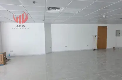 مكتب - استوديو - 1 حمام للايجار في برج الأعمال - الخليج التجاري - دبي