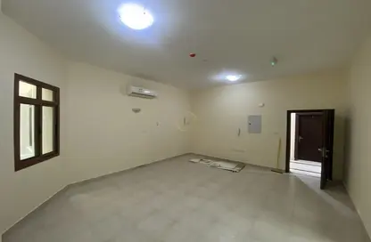 شقة - غرفة نوم - 1 حمام للايجار في شبانة عشارج - اشارج - العين