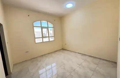 شقة - 2 غرف نوم - 3 حمامات للايجار في اشارج - العين