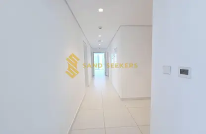 Apartment - 3 Bedrooms - 5 Bathrooms for rent in P1410 - Al Dana - Al Raha Beach - Abu Dhabi