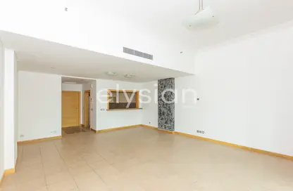 Apartment - 3 Bedrooms - 4 Bathrooms for rent in Al Hallawi - Shoreline Apartments - Palm Jumeirah - Dubai