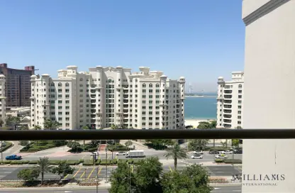 Apartment - 2 Bedrooms - 2 Bathrooms for sale in Al Anbara - Shoreline Apartments - Palm Jumeirah - Dubai
