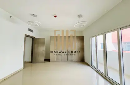 Apartment - 1 Bedroom - 2 Bathrooms for rent in UOS - Muwaileh Commercial - Sharjah