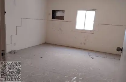 سكن عمال - استوديو - 8 حمامات للايجار في المنطقة الصناعية رقم 5 - المنطقة الصناعية بالشارقة - الشارقة سكن عمال - استوديو - 8 حمامات للايجار في المنطقة الصناعية رقم 5 - المنطقة الصناعية بالشارقة - الشارقة