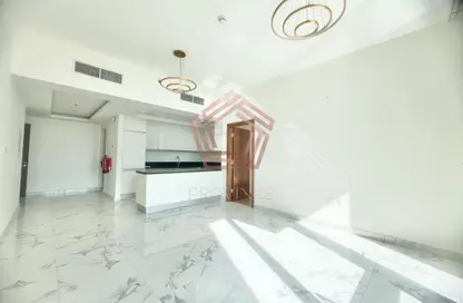 شقة - 2 غرف نوم - 3 حمامات للايجار في آمنة - مدينة الحبتور - الخليج التجاري - دبي