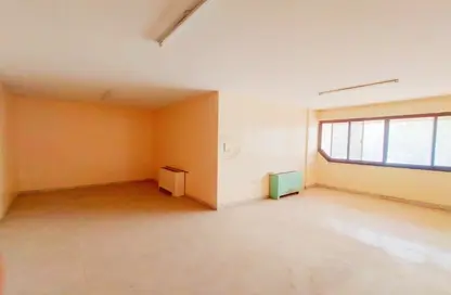 شقة - 3 غرف نوم - 2 حمامات للايجار في الكويتا - المقاطعة المركزية - العين