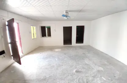 Empty Room image for: Villa - 2 Bedrooms - 3 Bathrooms for rent in Al Sabkha - Al Riqqa - Sharjah, Image 1