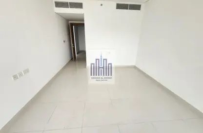 شقة - غرفة نوم - 2 حمامات للايجار في تجارية مويلح - الشارقة