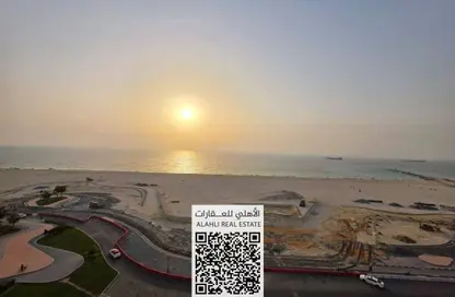 شقة - 3 غرف نوم - 3 حمامات للايجار في مساكن كورنيش عجمان - طريق كورنيش عجمان - عجمان