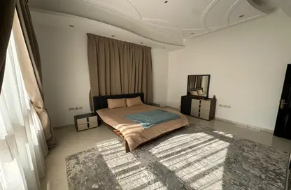 صورة لـ غرفة- غرفة النوم فيلا - 5 غرف نوم - 6 حمامات للايجار في الورقاء 3 - الورقاء - دبي ، صورة رقم 1