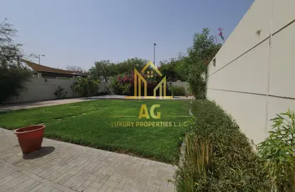 Garden image for: Villa - 3 Bedrooms - 4 Bathrooms for rent in Legacy - Jumeirah Park - Dubai, Image 1