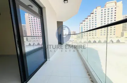 شقة - 2 غرف نوم - 3 حمامات للايجار في الجداف - دبي