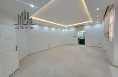فيلا - 3 غرف نوم - 3 حمامات للايجار في المطارد - العين