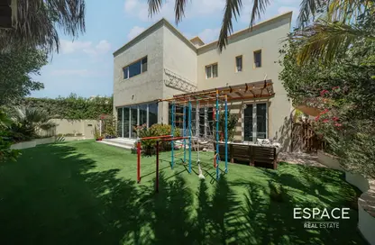 Villa - 5 Bedrooms - 6 Bathrooms for sale in Deema 3 - Deema - The Lakes - Dubai