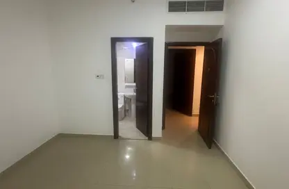 Apartment - 2 Bedrooms - 2 Bathrooms for rent in Al Khan Lagoon Tower - Al Khan Lagoon - Al Khan - Sharjah