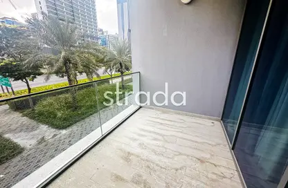 Balcony image for: Apartment - 1 Bedroom - 1 Bathroom for rent in SOL Avenue - Business Bay - Dubai, Image 1