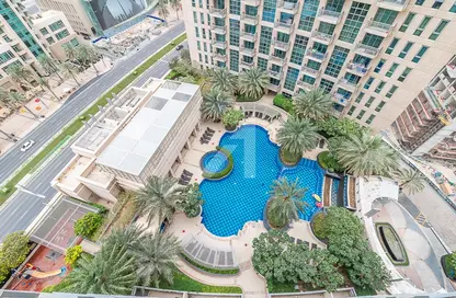 صورة لـ حوض سباحة شقة - غرفة نوم - 2 حمامات للبيع في برج ستاندبوينت 1 - أبراج ستاند بوينت - دبي وسط المدينة - دبي ، صورة رقم 1