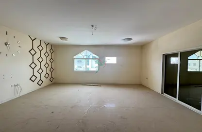 Apartment - 5 Bedrooms - 3 Bathrooms for rent in Hai Al Musalla - Al Mutawaa - Al Ain