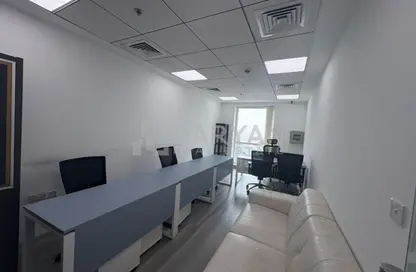 مكتب - استوديو للايجار في برج لطيفة - شارع الشيخ زايد - دبي
