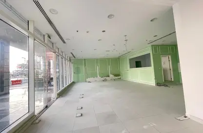 Retail - Studio - 2 Bathrooms for rent in Majestic Tower - Al Abraj street - Business Bay - Dubai