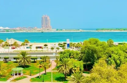 Apartment - 4 Bedrooms - 4 Bathrooms for rent in Al Sahel Tower 2 - Al Sahel Towers - Corniche Road - Abu Dhabi