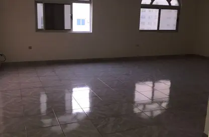 Apartment - 2 Bedrooms - 3 Bathrooms for rent in Rolla Area - Sharjah