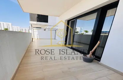 Apartment - 1 Bedroom - 2 Bathrooms for sale in Waters Edge - Yas Island - Abu Dhabi