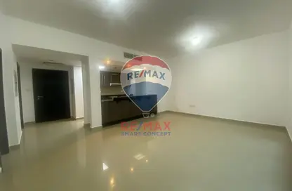 Apartment - 1 Bedroom - 2 Bathrooms for rent in Tower 17 - Al Reef Downtown - Al Reef - Abu Dhabi